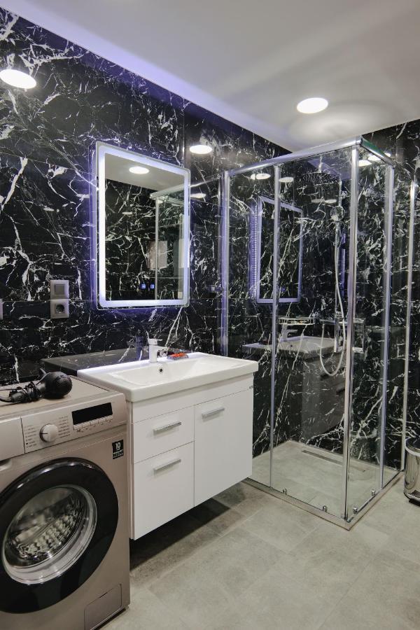 Ferienwohnung Iphigenia Luxury Flat Sarandë Exterior foto